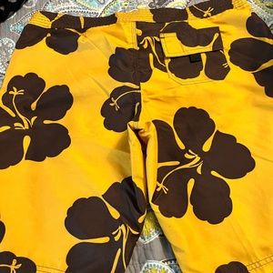 Surfer shorts - size 11